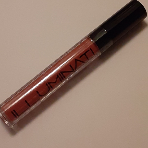 Illuminati Liquid Lipstick in Symbol - Picture 2 of 5